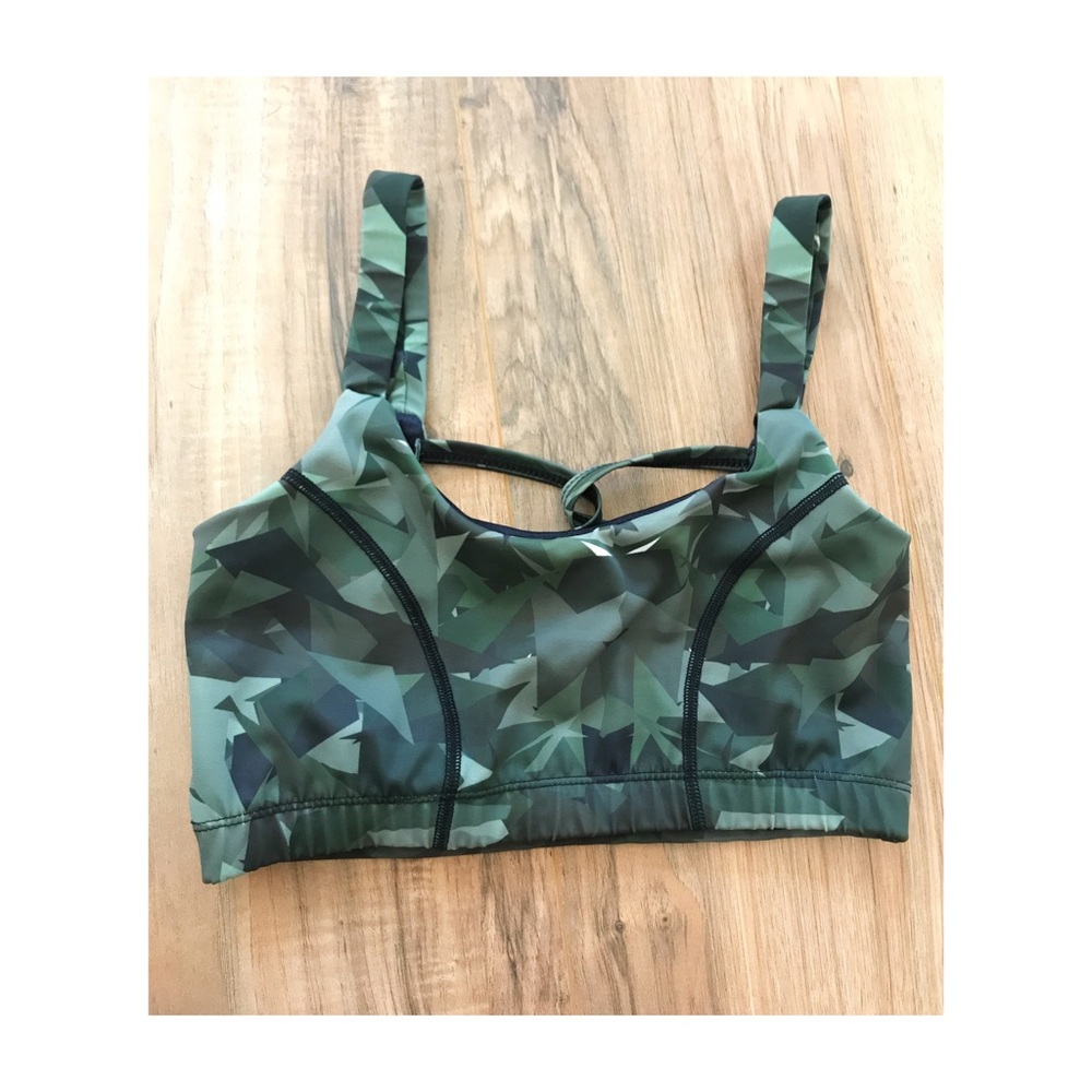 Size M• Military Hippie Active Wear Bra